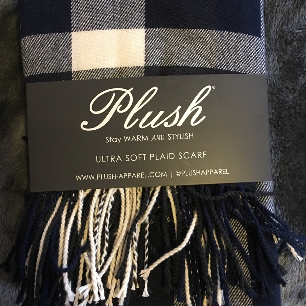 Soft plaid scarf